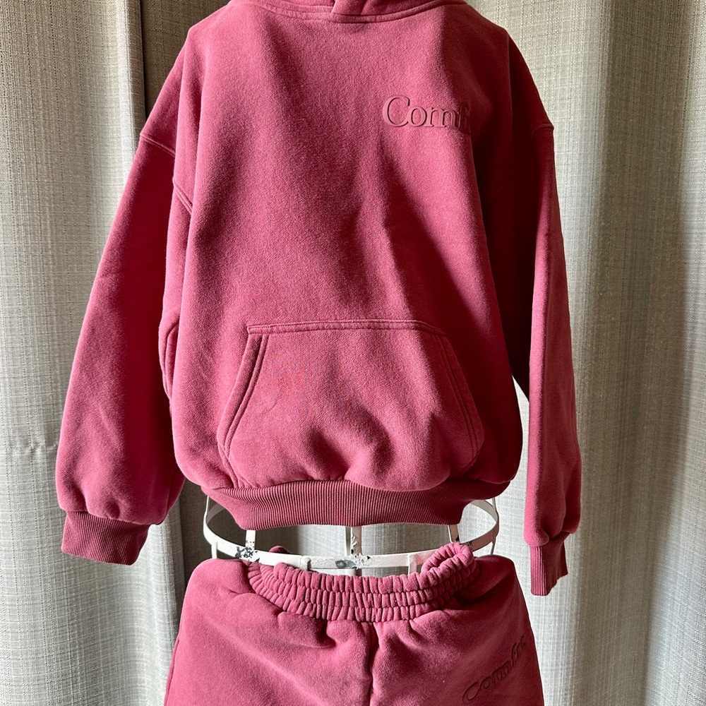 Comfrt kids sweatsuit in limited edition berry